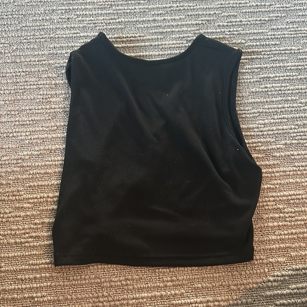 Cut out tank top! - Picture 3 of 3